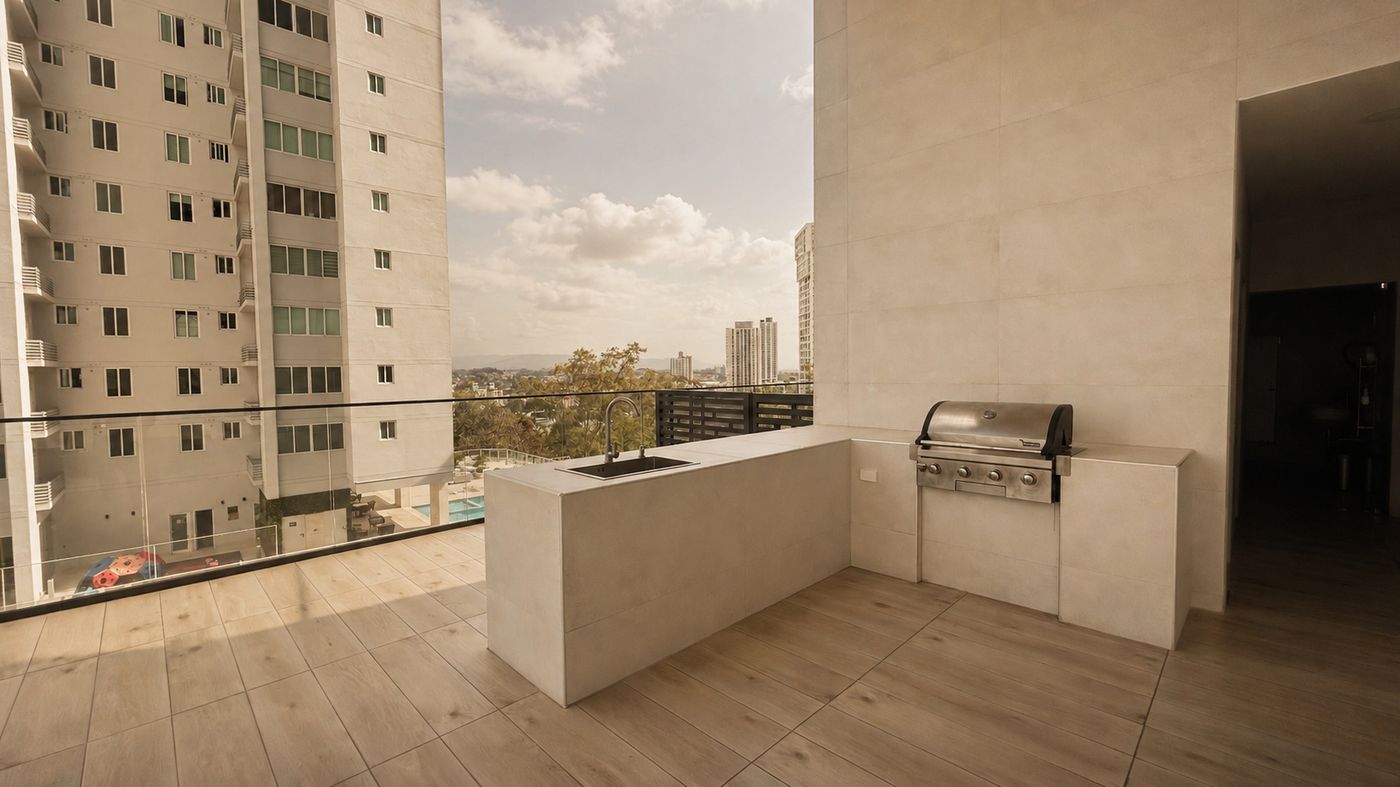 Terraza con área de BBQ en Balcony